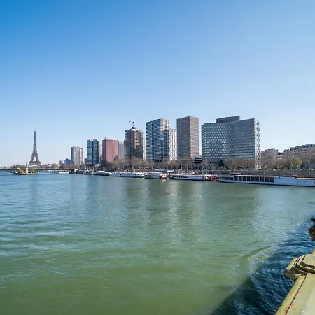 Appartamento Lovely With View Parigi